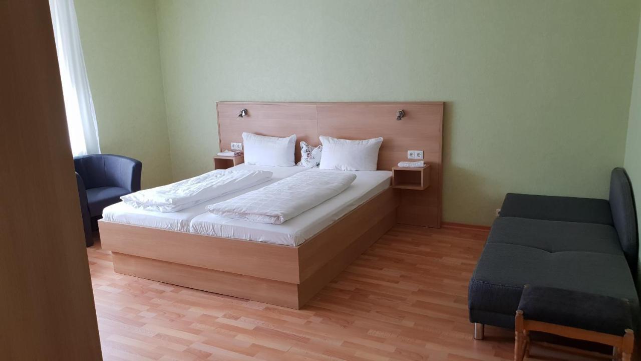 Central-Hotel Трабен-Трарбах Экстерьер фото